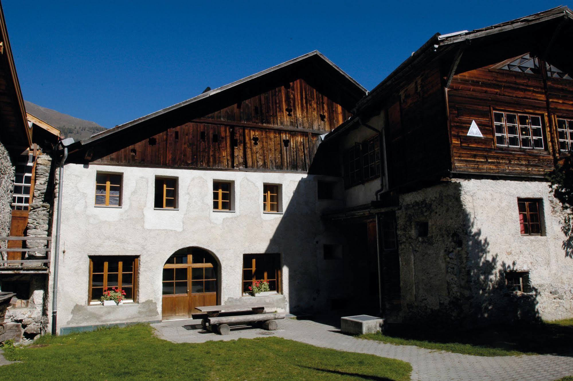 Santa Maria Val Muestair サンタ マリア ユース ホステルホステル エクステリア 写真